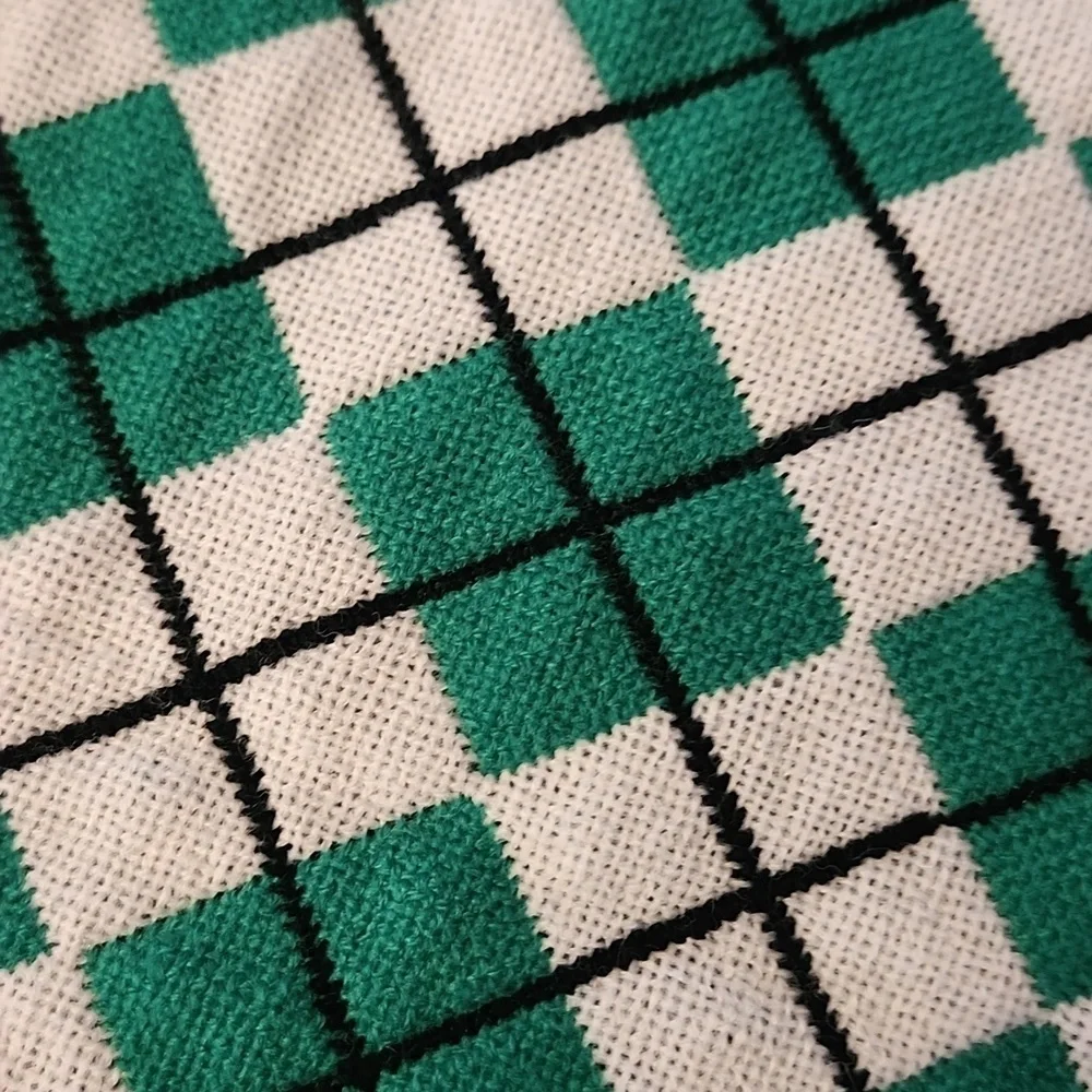 🧣 Chicago Bulls x Bud Light Green Checkered Fringe Scarf – Limited Edition NBA